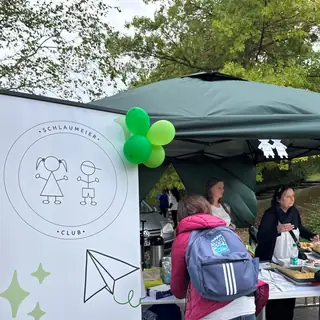 Kinder beim Lernen im Schlaumeierclub